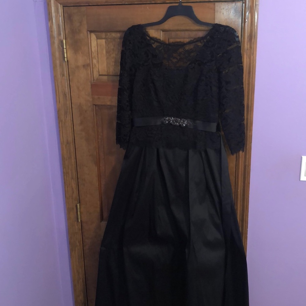 Black formal floor length dress size 12